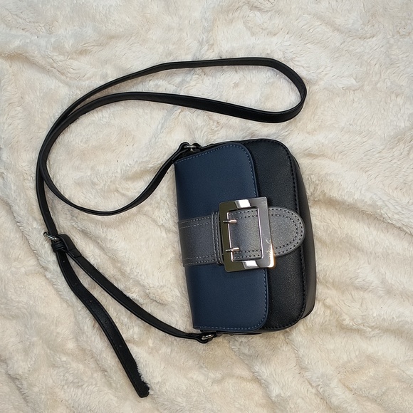 Mia&Luca Crossbody Purse NWOT - Picture 2 of 7